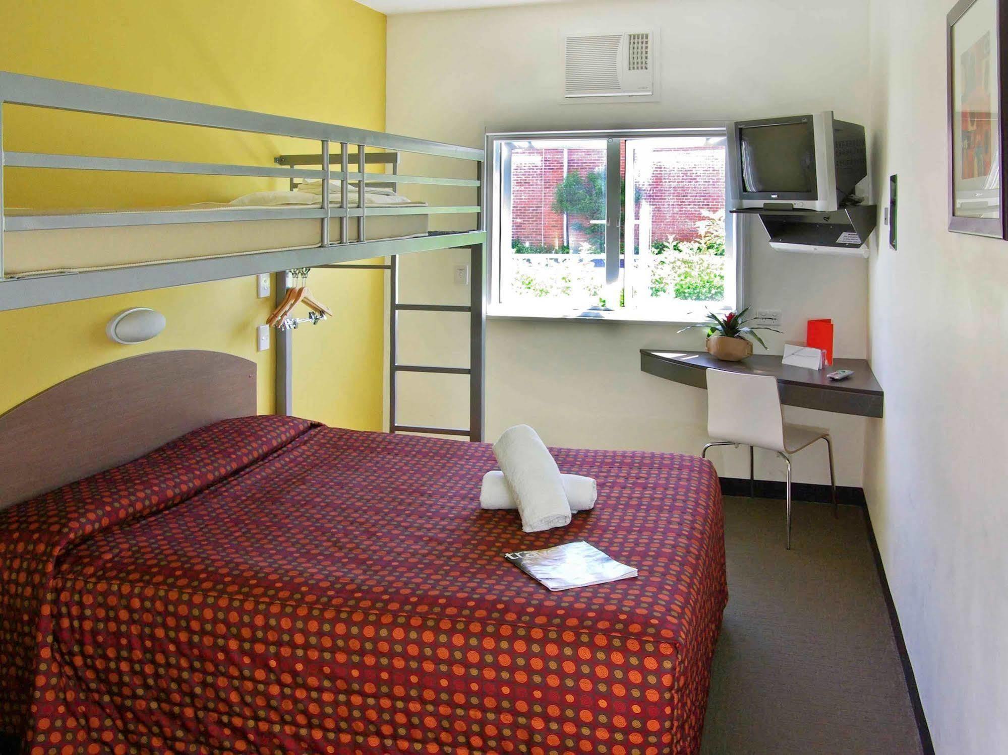 Ibis Budget Perth Airport Exterior foto